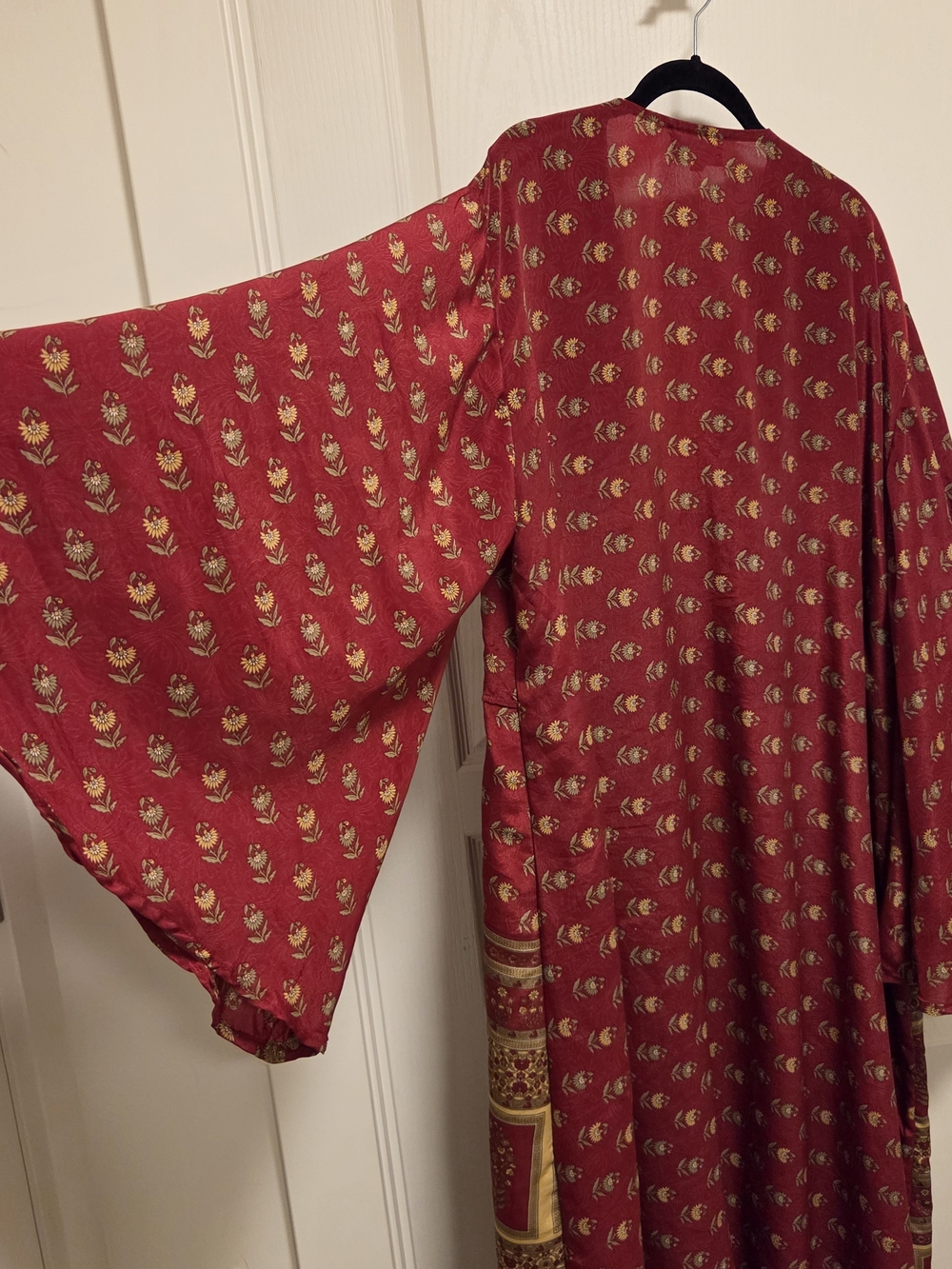 Kantha Bae Luxe Rasgulla Silk Spellbound Kimono - Picture 3 of 7